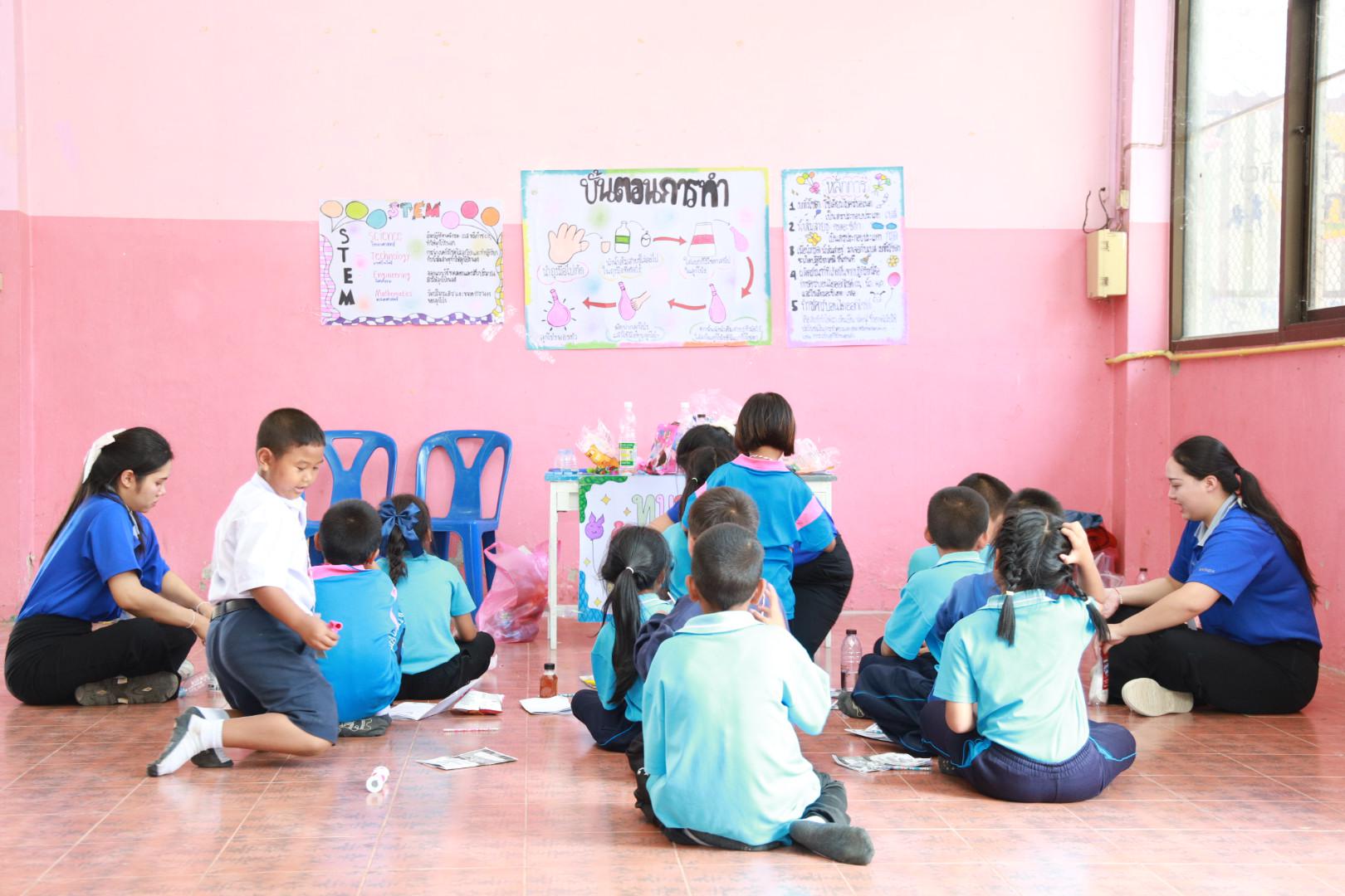 289. วันที่ 27 มกราคม 2569 โปรแกรมวิชาวิทยาศาสตร์ทั่วไป ได้จัดค่ายสเต็มศึกษาให้กับนักเรียนชั้นประถมศึกษาปีที่1-6 ณ โรงเรียนอนุบาลคลองขลุง จ.กำแพงเพชร